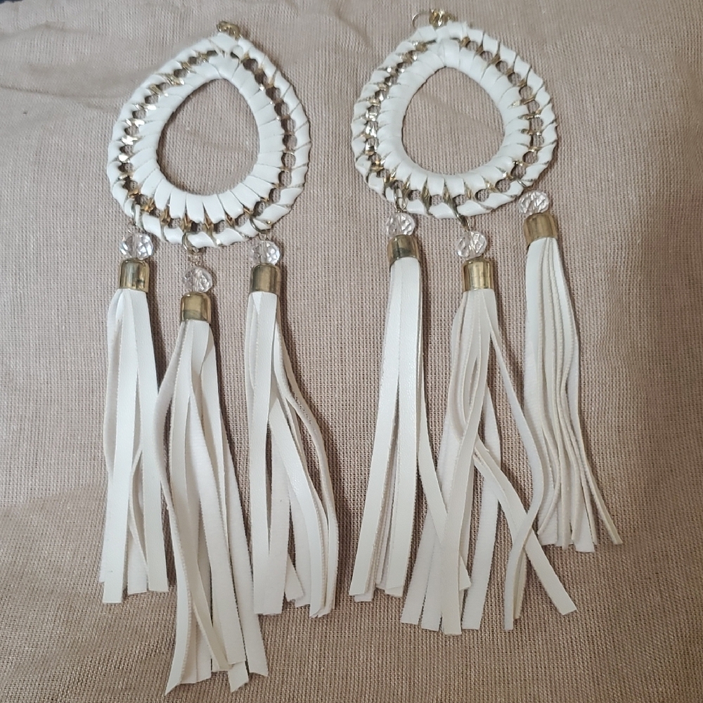 Elegant White Tassel Earrings 🎉Free Gift Wit Purchase🎉 Now‼️